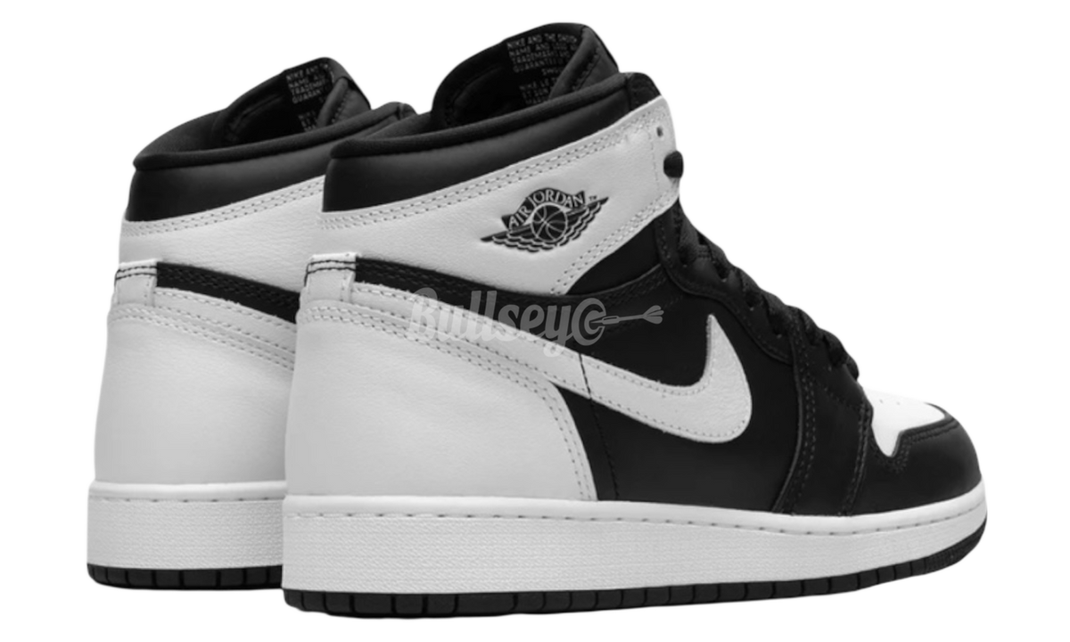 Premium Black White Retro Fashion Essential