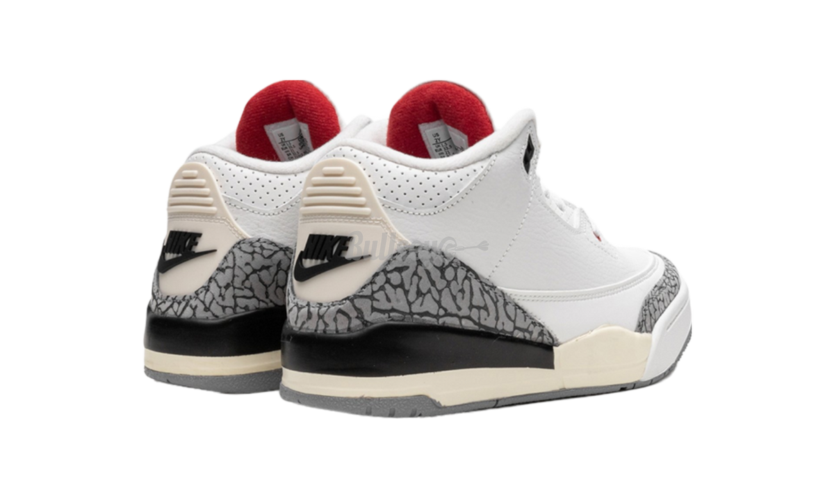 Premium White Retro Fashion Essential