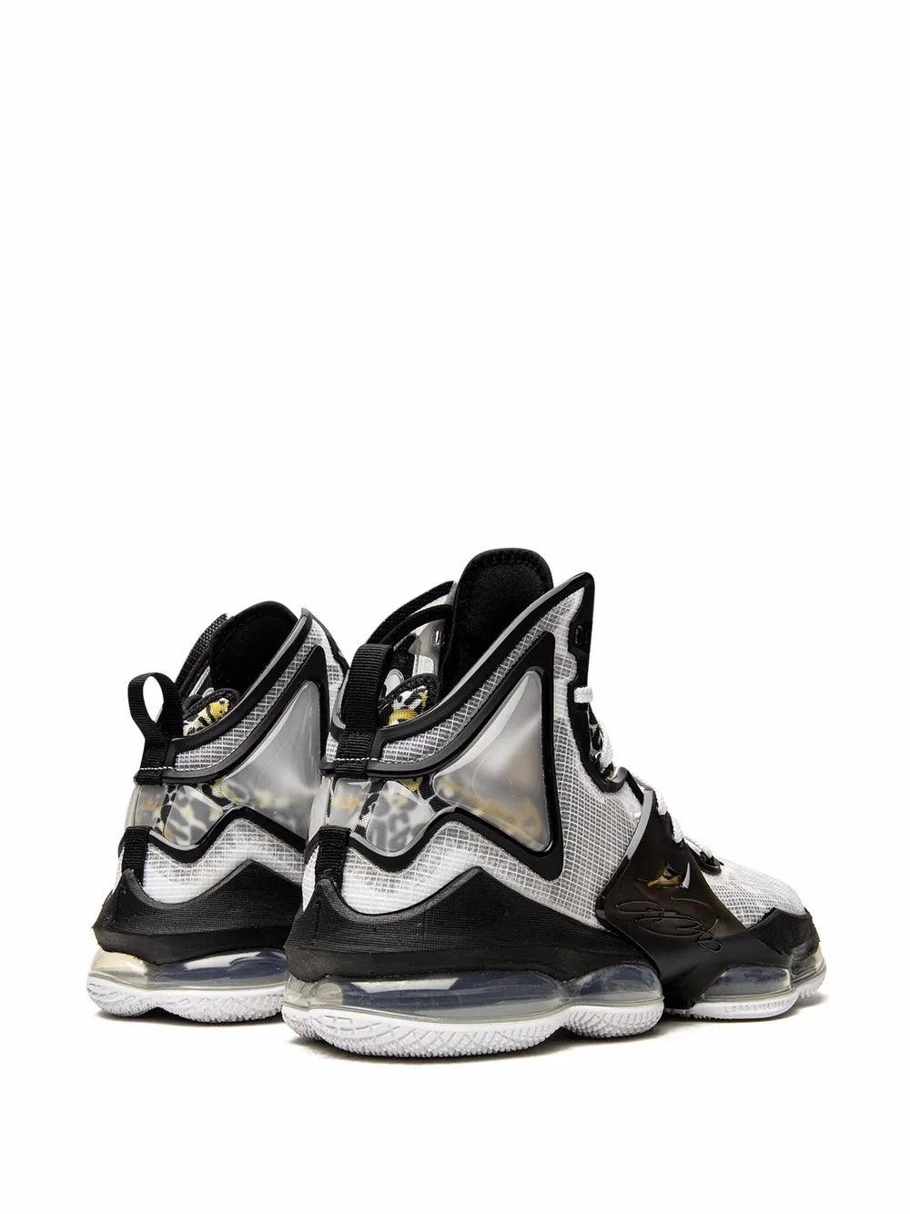 Nike Lebron 19