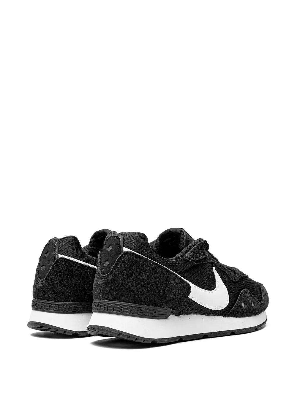 Nike Venture Runner Low-Top