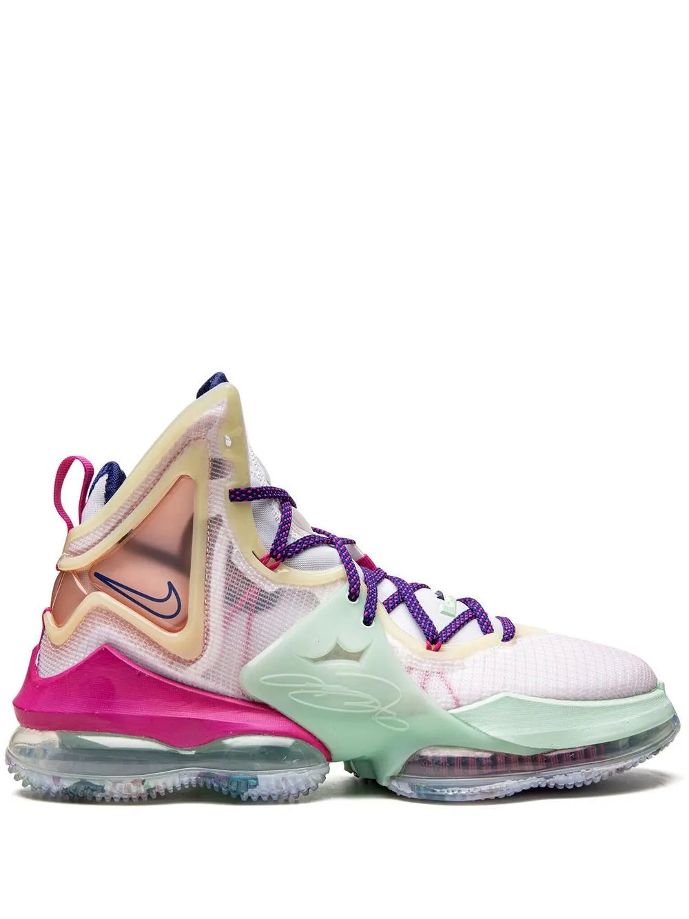 Nike Lebron 19