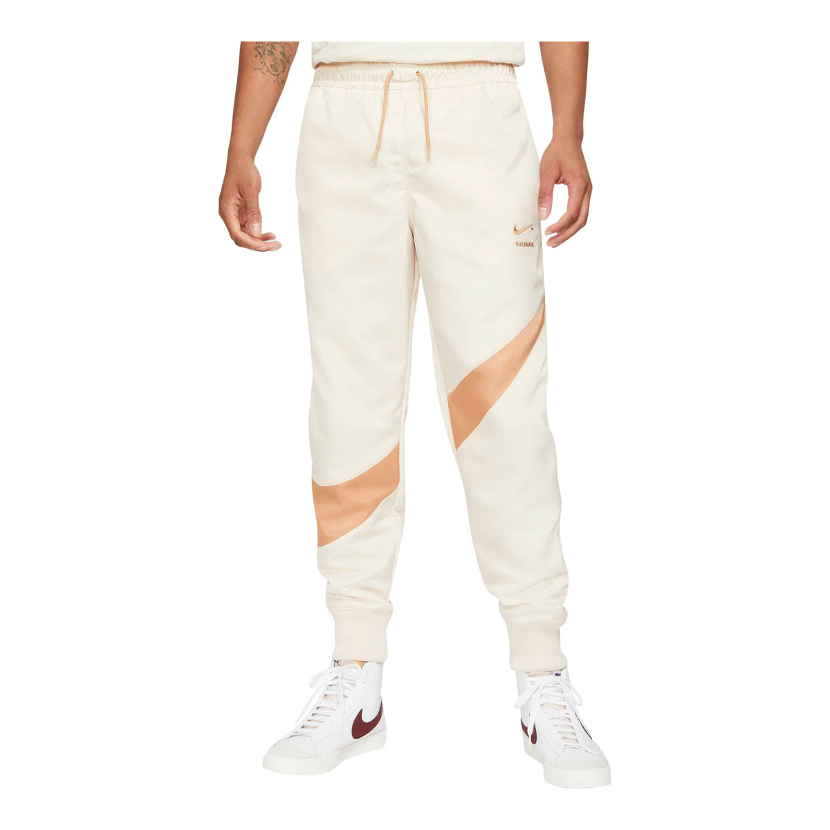 Nike Sportswear Swoosh