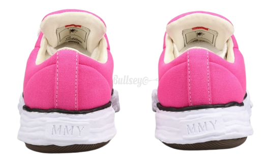 Premium Pink Low-Top Fashion Essential