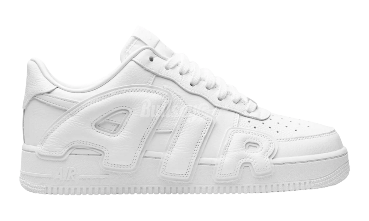Premium White Low-Top Fashion Essential