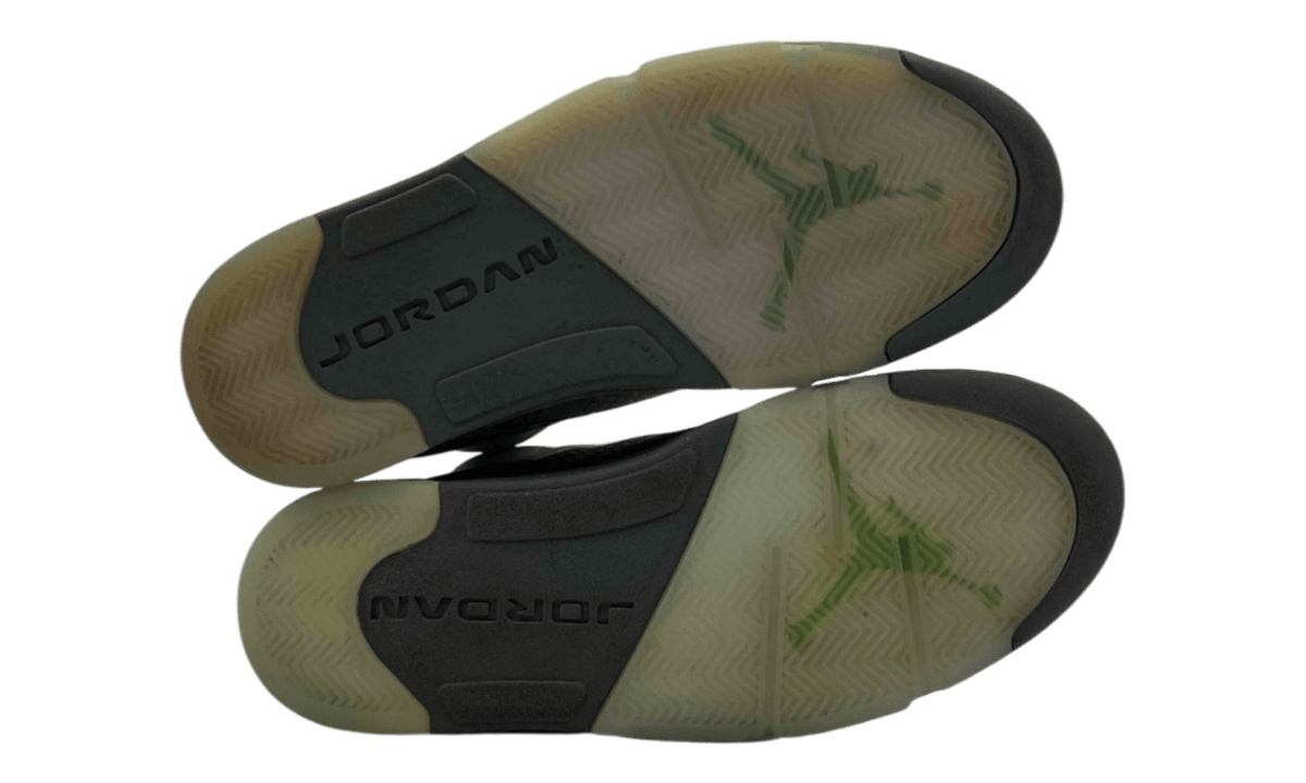 Premium Green Retro Fashion Essential