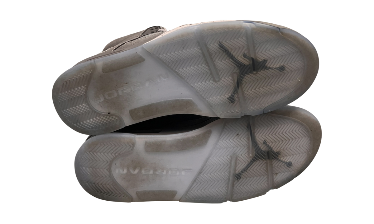 Premium Grey Retro Fashion Essential