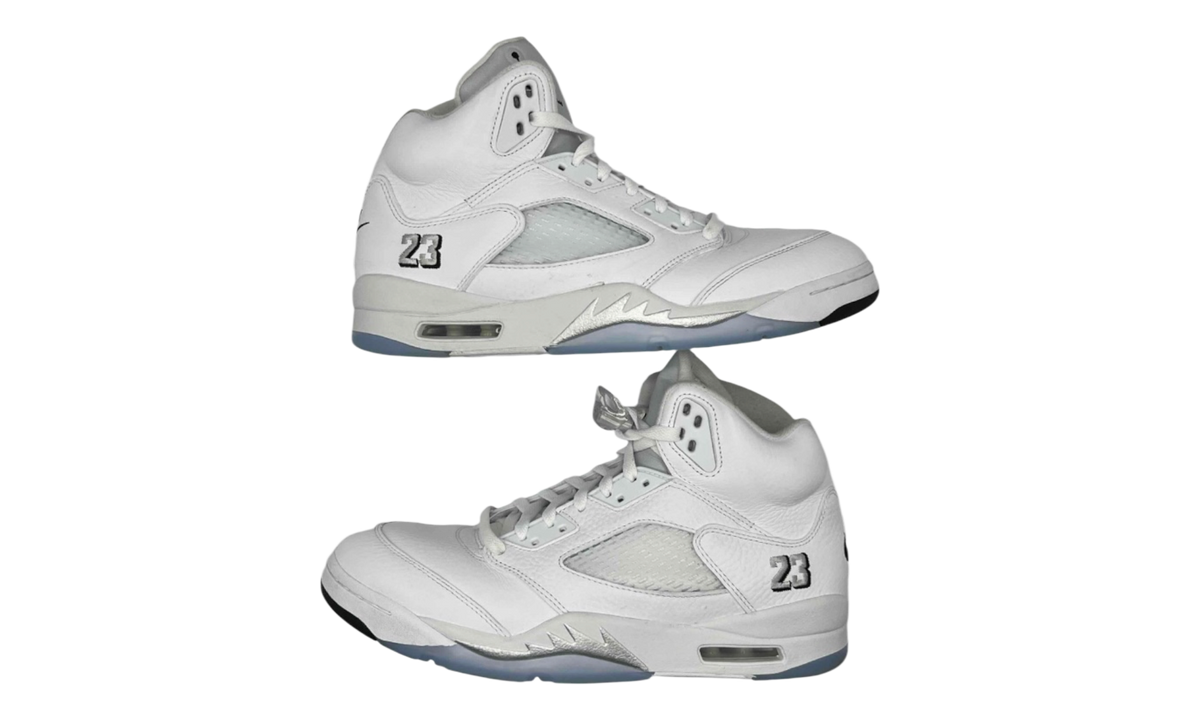 Premium White Retro Fashion Essential