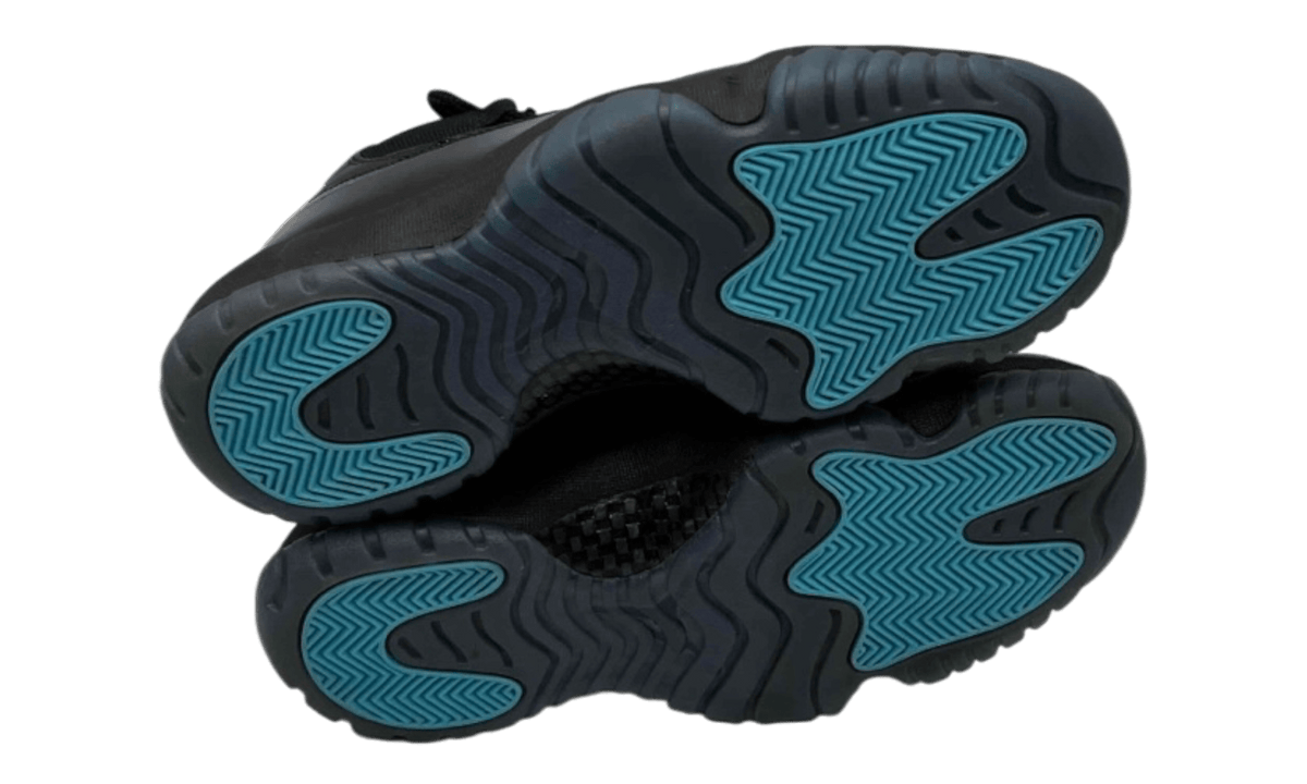 Premium Blue Retro Fashion Essential