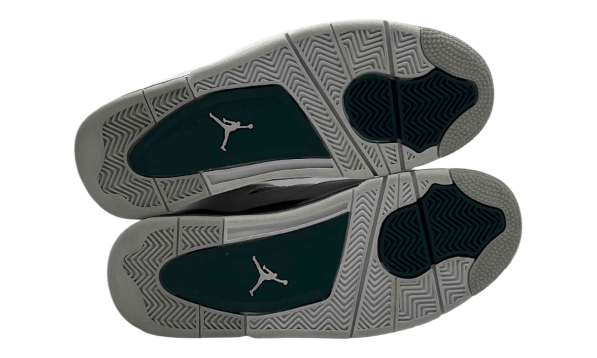 Premium Green Retro Fashion Essential