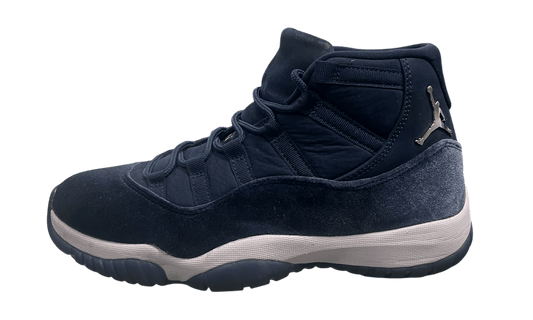 Premium Navy Retro Fashion Essential