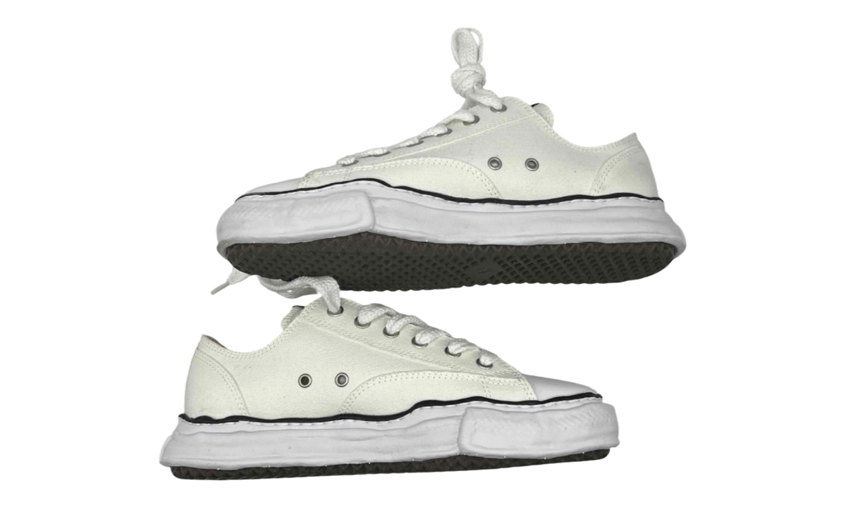 Premium White Low-Top Fashion Essential