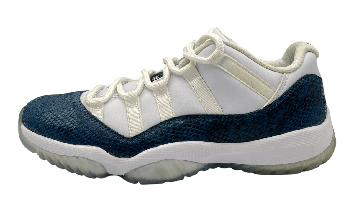 Premium Navy Retro Low-Top Fashion Essential