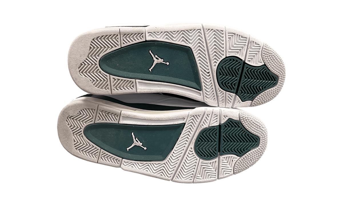 Premium Green Retro Fashion Essential