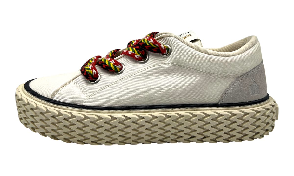 Premium White Low-Top Fashion Essential
