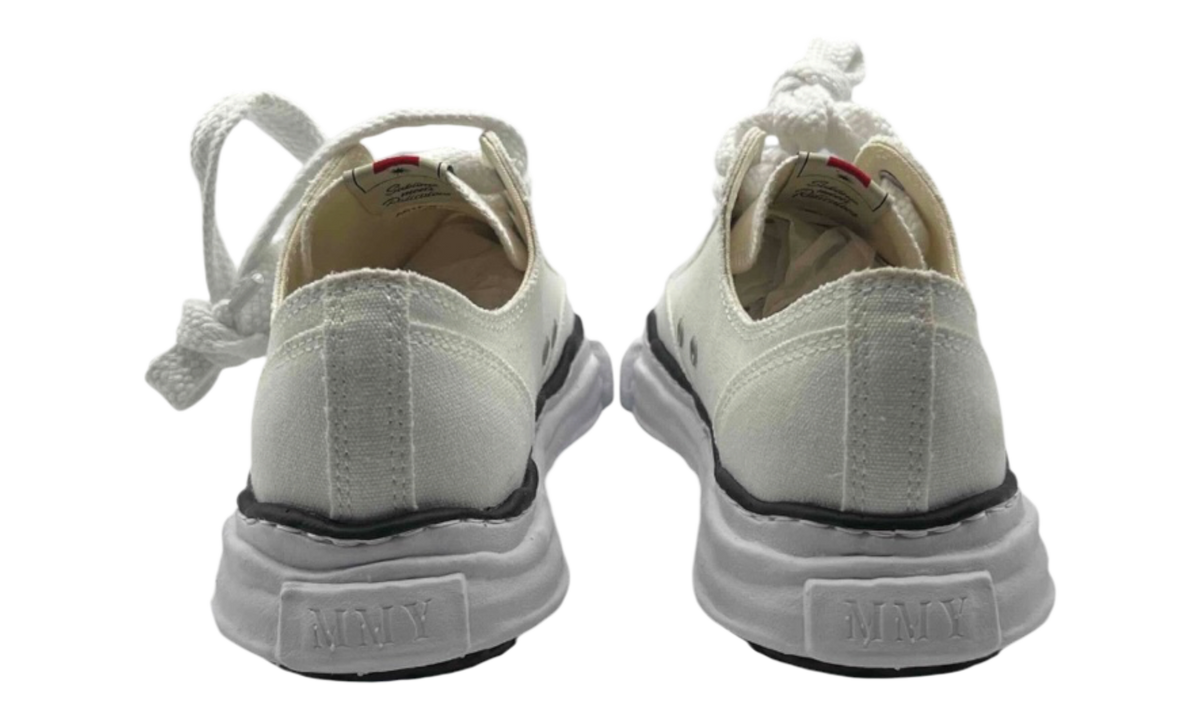 Premium White Low-Top Fashion Essential