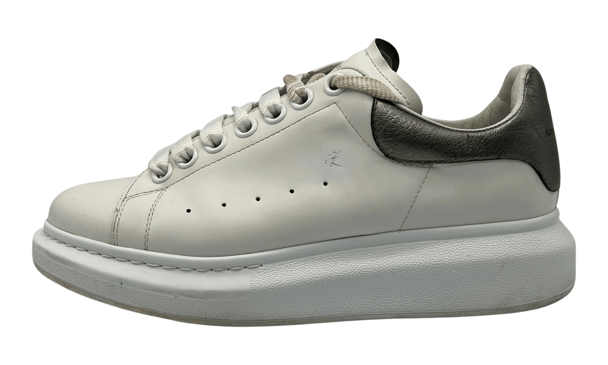 Premium White Oversized Fashion Essential