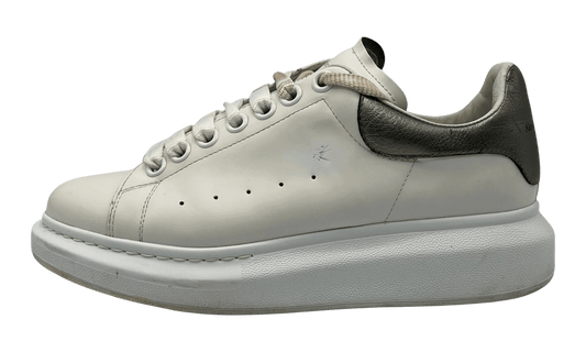 Premium White Oversized Fashion Essential