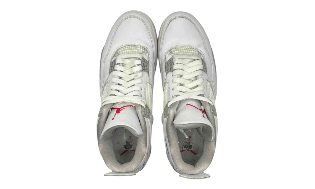 Premium White Retro Fashion Essential