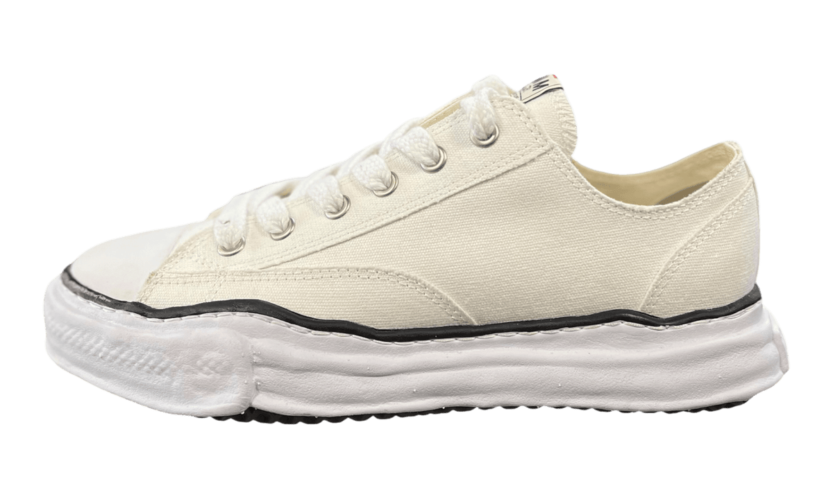 Premium White Low-Top Fashion Essential