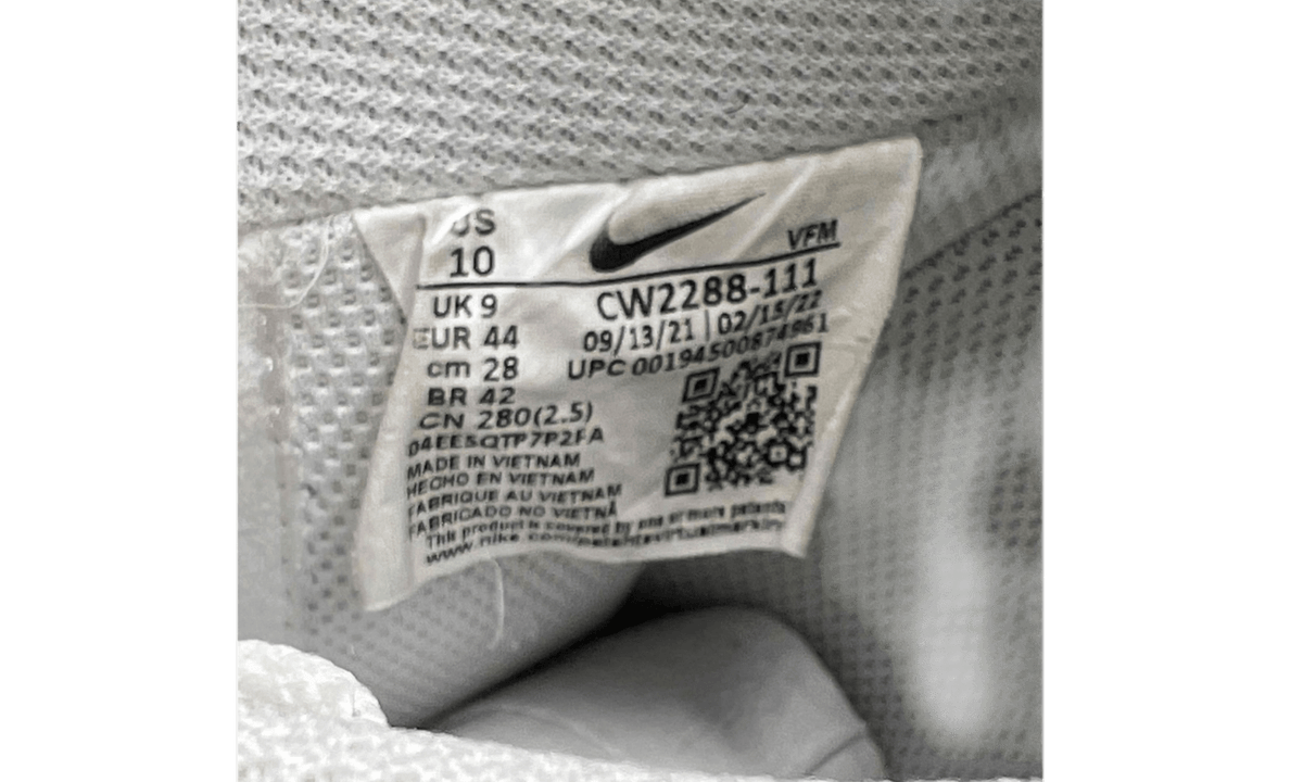 Premium White Low-Top Fashion Essential