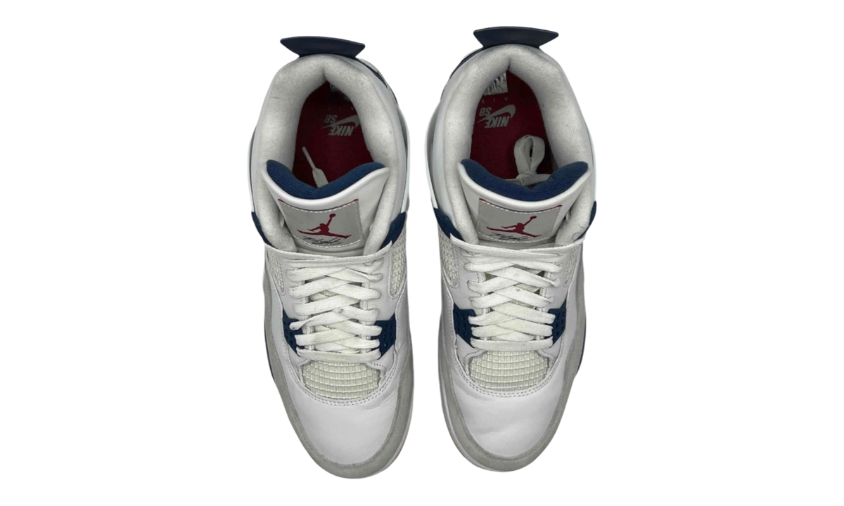 Premium Navy Retro Fashion Essential