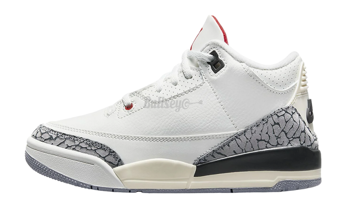 Premium White Retro Fashion Essential