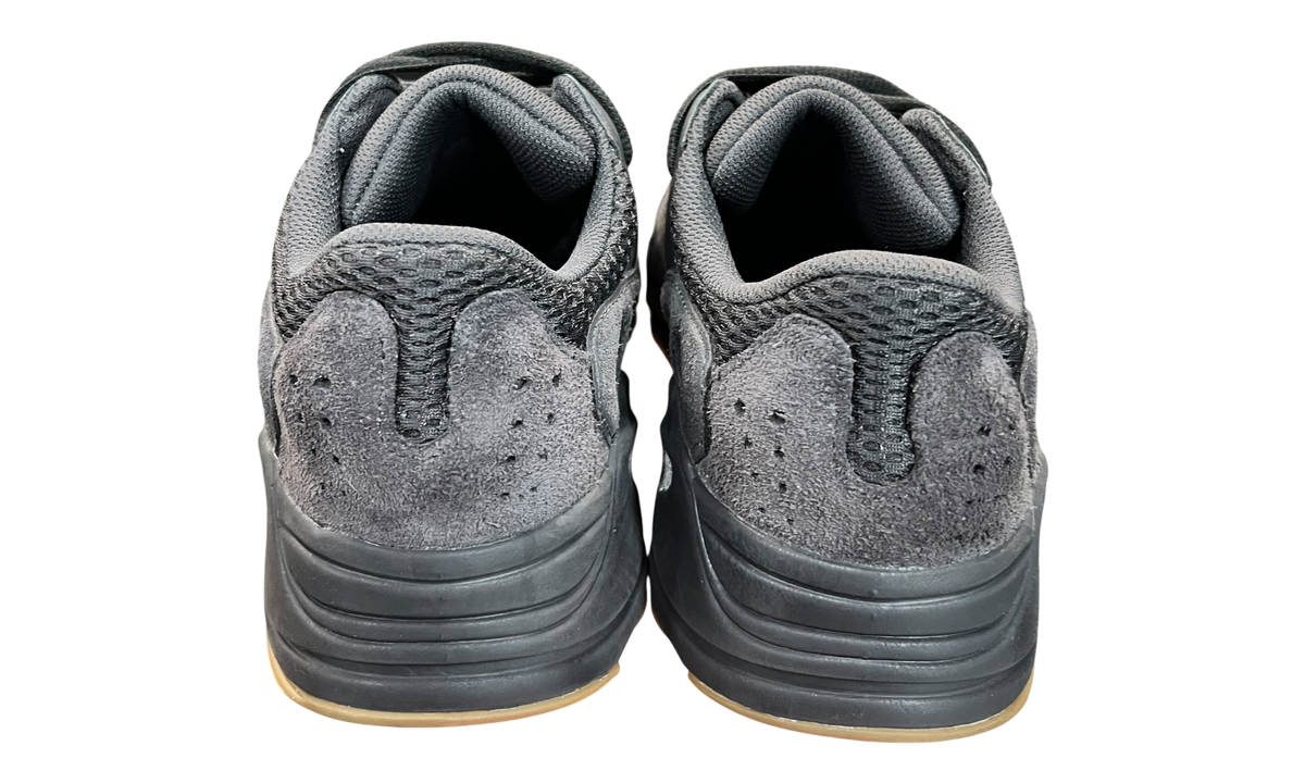 Premium Black Fashion Essential