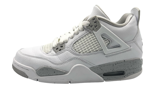 Premium White Retro Fashion Essential