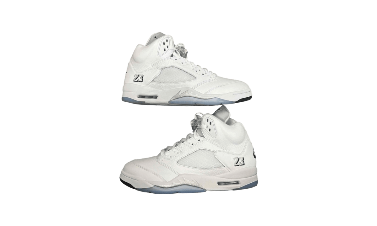 Premium White Retro Fashion Essential