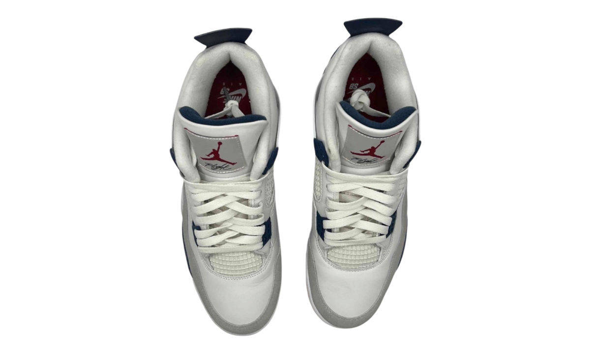 Premium Navy Retro Fashion Essential
