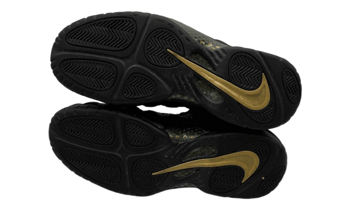 Premium Black Gold Fashion Essential