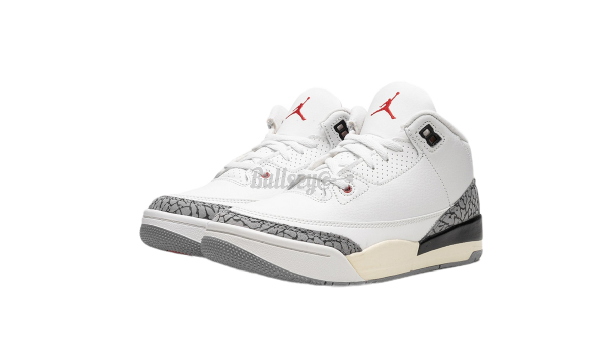 Premium White Retro Fashion Essential