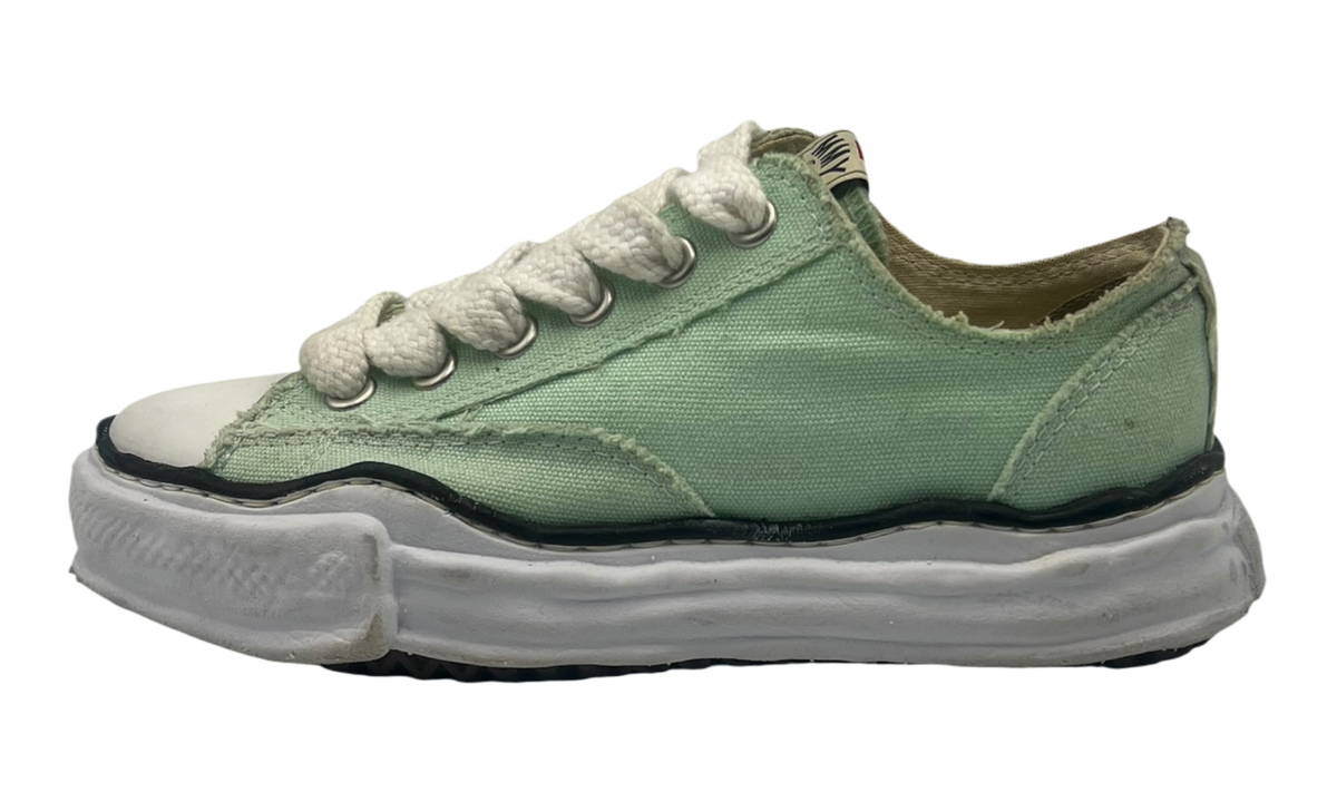 Premium Low-Top Fashion Essential