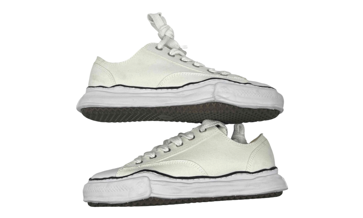 Premium White Low-Top Fashion Essential