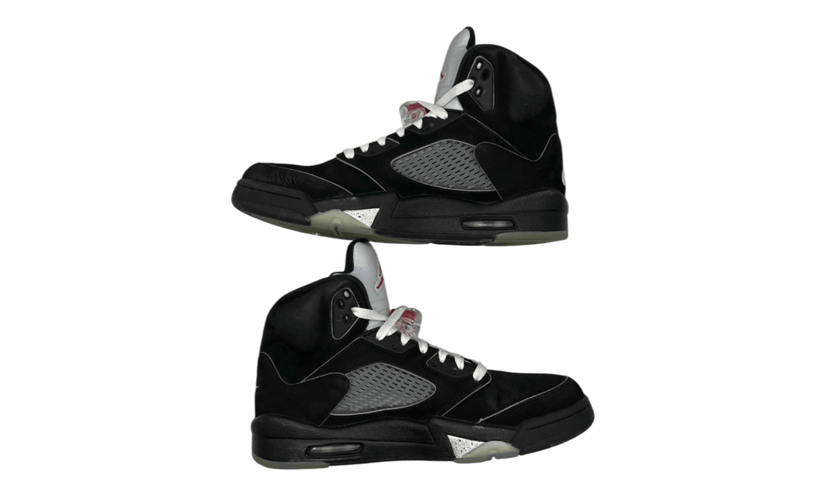 Premium Black Retro Fashion Essential