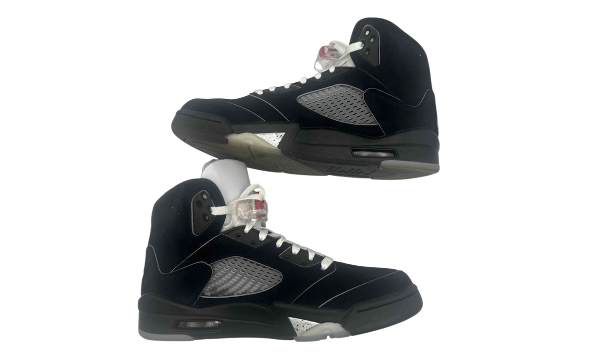 Premium Black Retro Fashion Essential