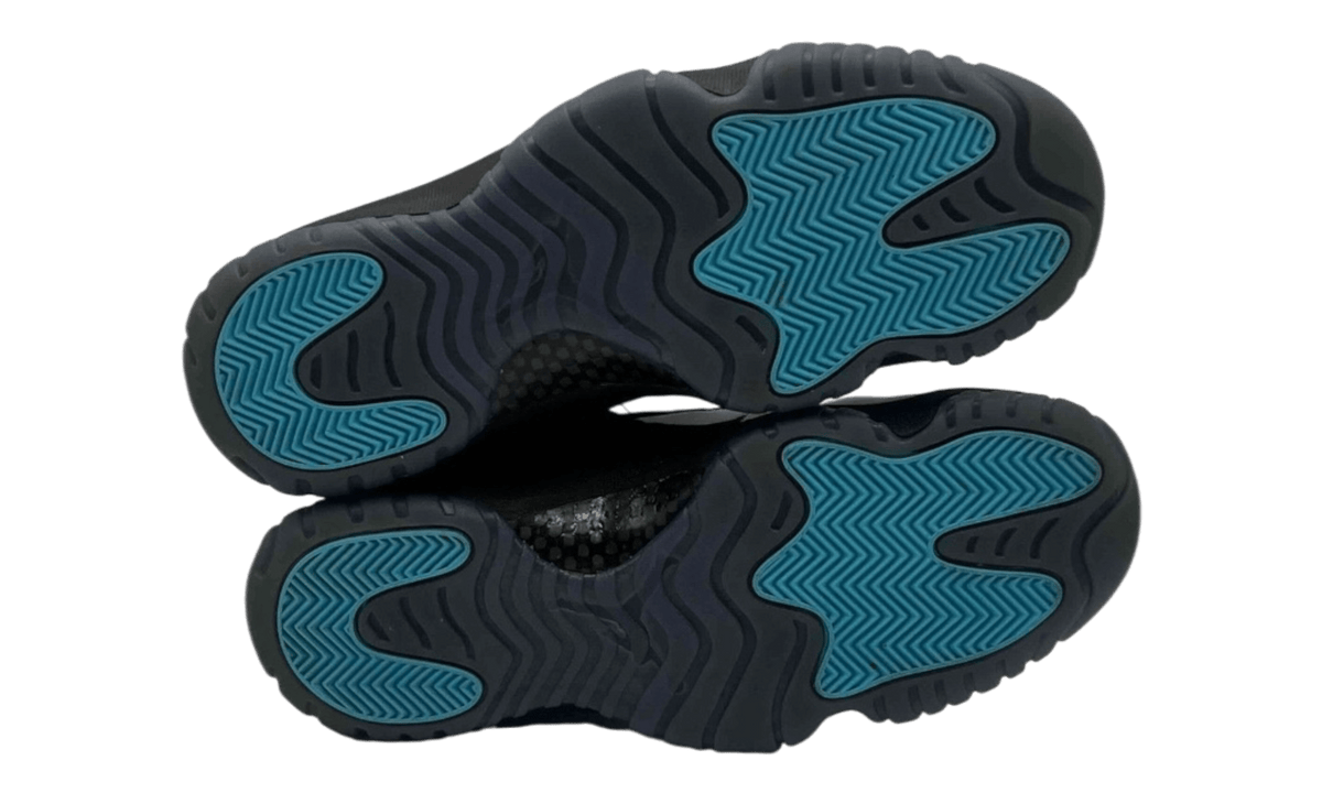 Premium Blue Retro Fashion Essential