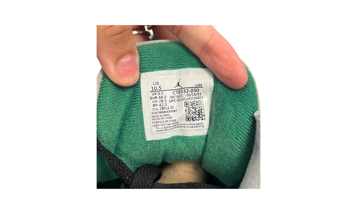 Premium Green Retro Fashion Essential