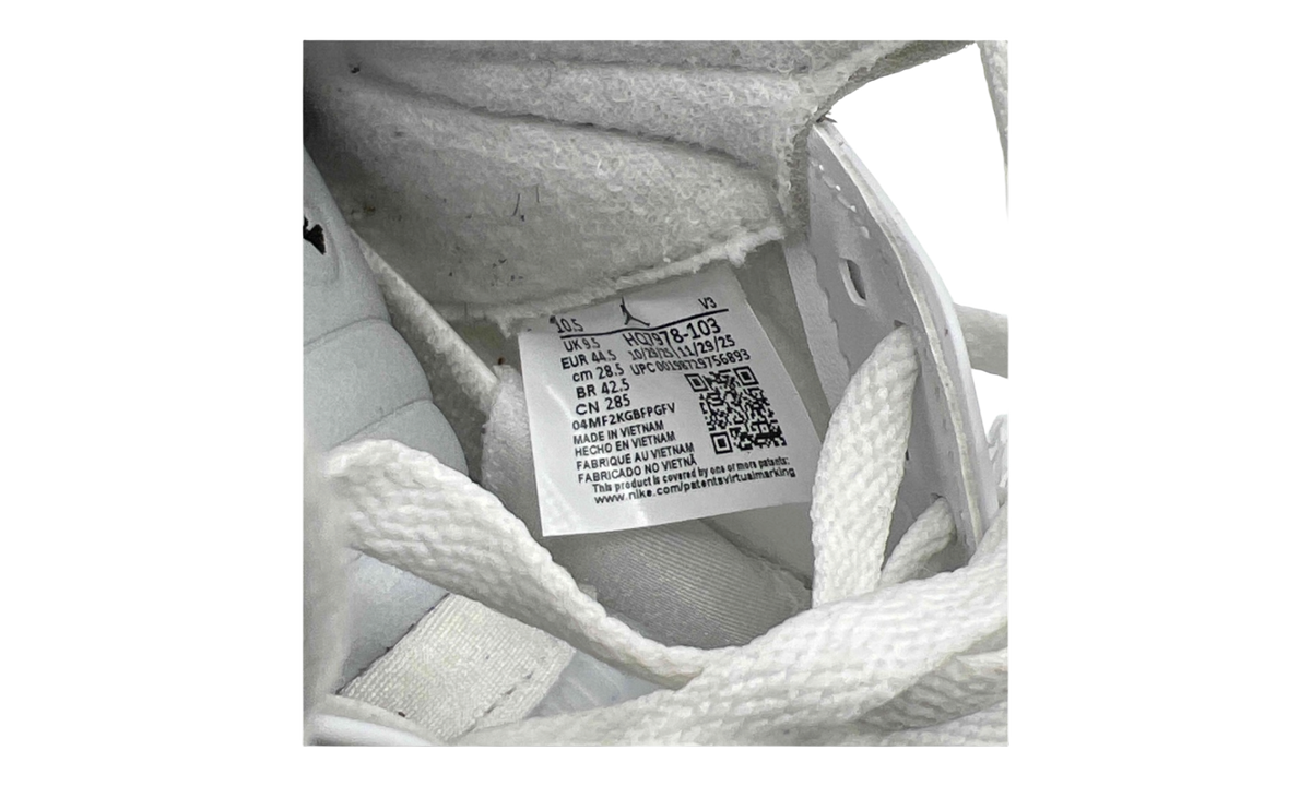 Premium White Retro Fashion Essential