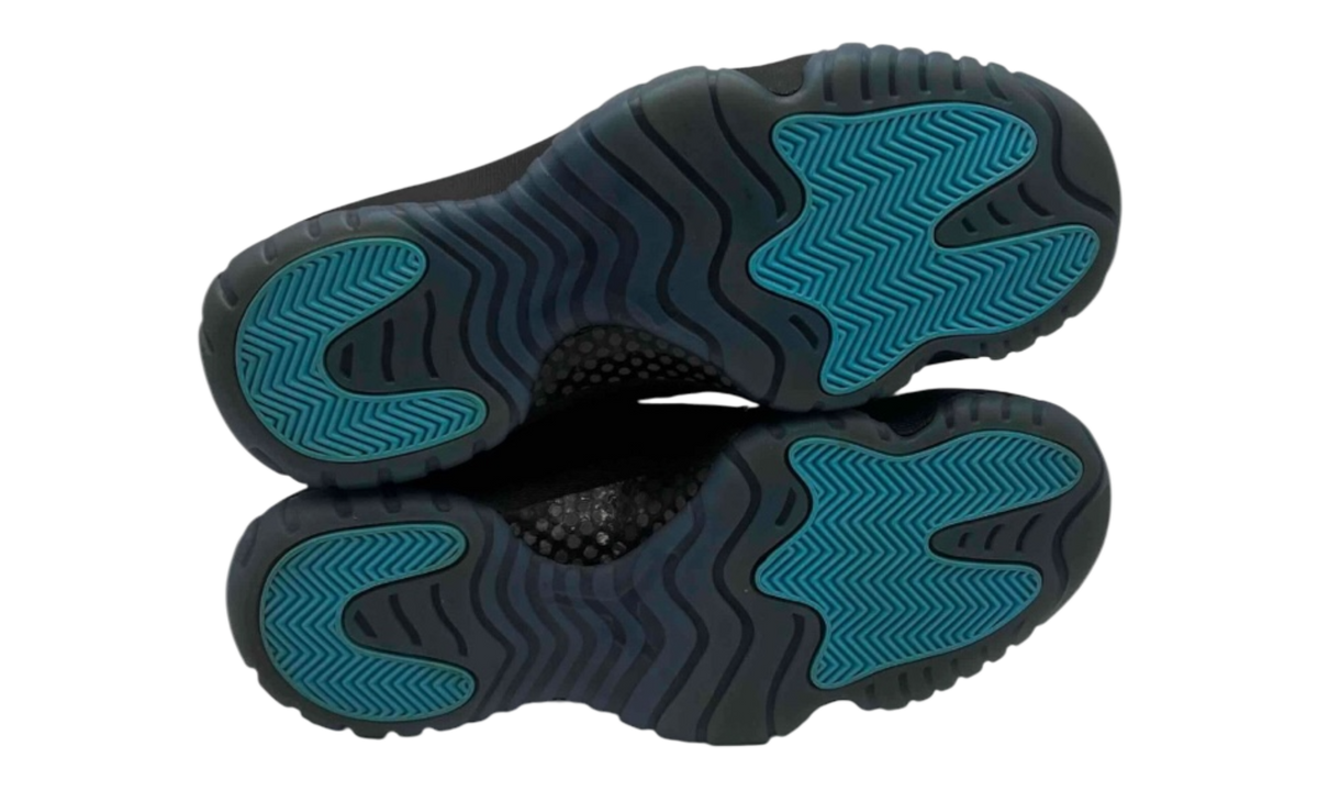 Premium Blue Retro Fashion Essential