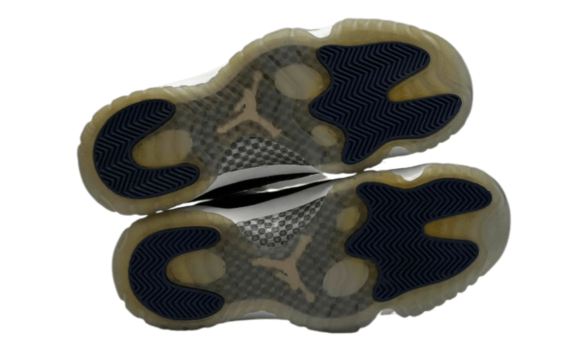 Premium Navy Retro Low-Top Fashion Essential