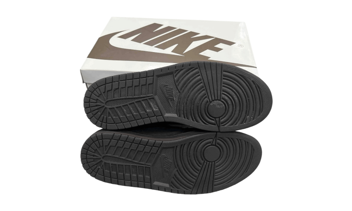 Premium Brown Retro Low-Top Fashion Essential