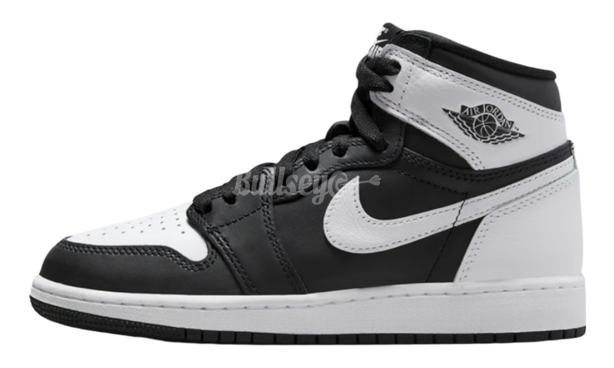 Premium Black White Retro Fashion Essential