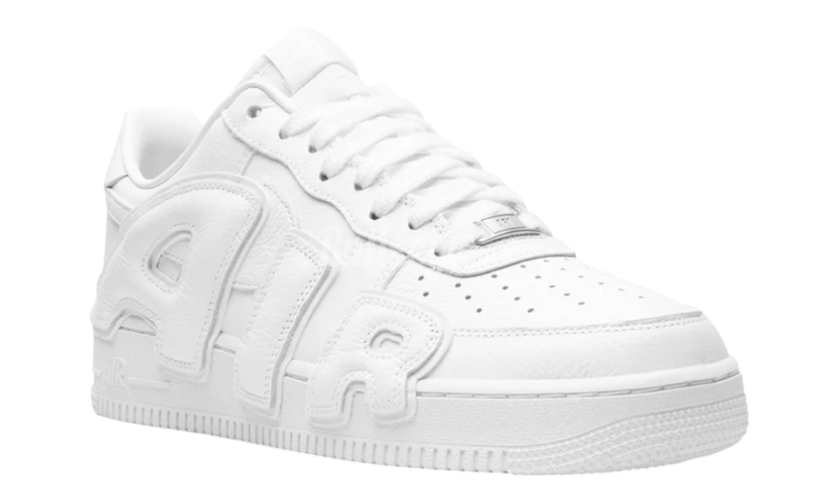 Premium White Low-Top Fashion Essential
