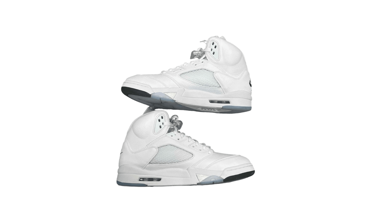 Premium White Retro Fashion Essential