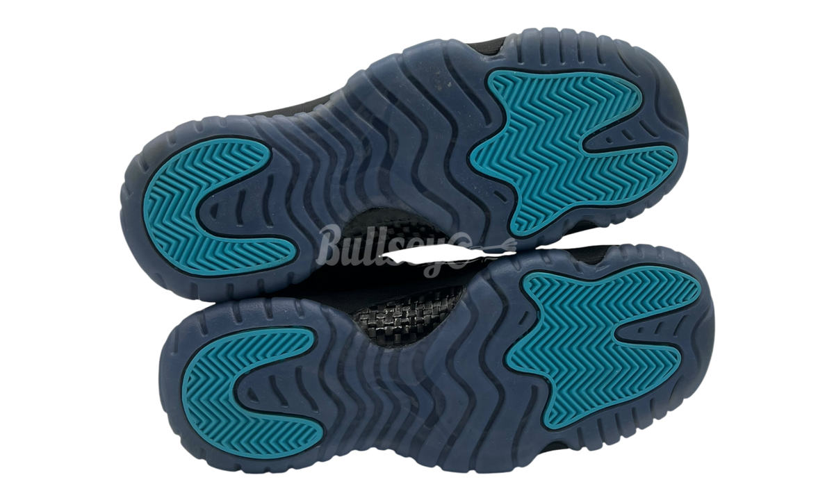Premium Blue Retro Fashion Essential