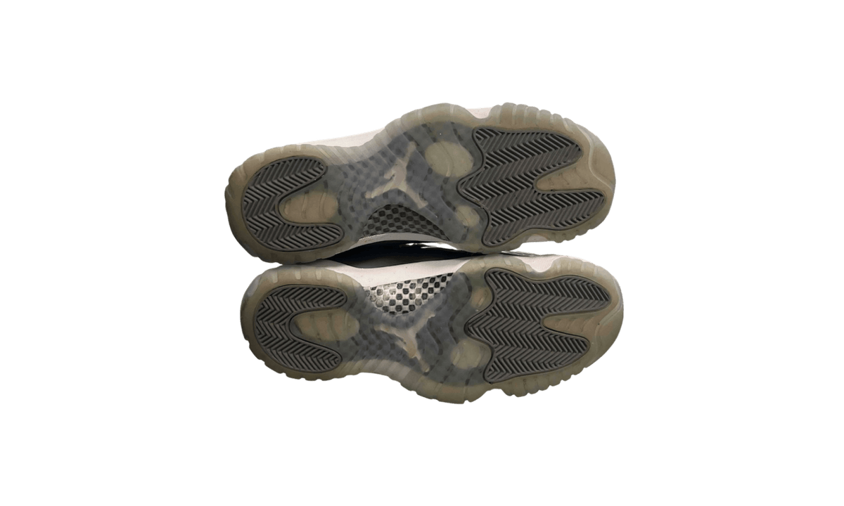 Premium Grey Retro Fashion Essential