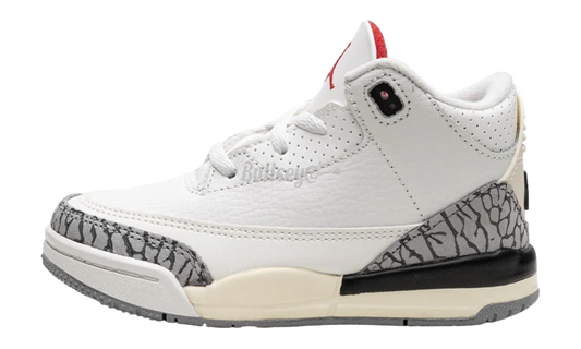 Premium White Retro Fashion Essential